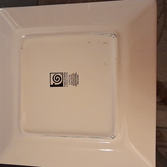 AMELIA PLATE - Picture 2 of 3